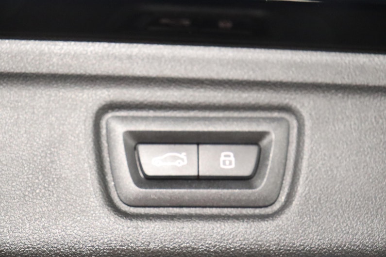 Vehicle image BMW 3 SERIES