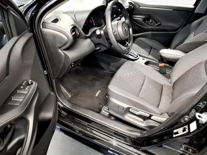 Fahrzeugbild TOYOTA YARIS