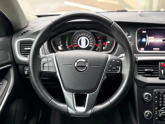 Volvo V40 2.0 D2 Momentum S/S