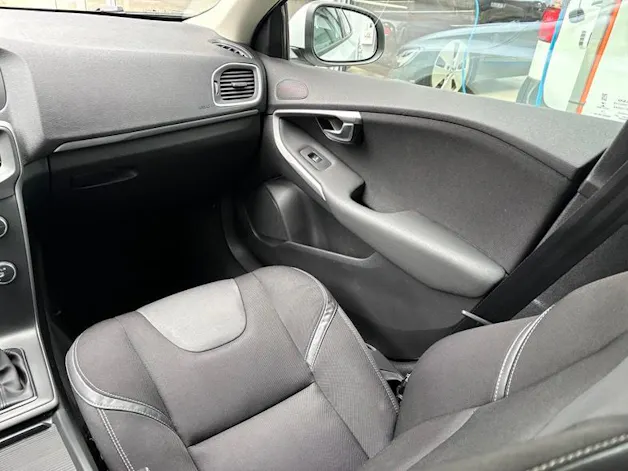 Volvo V40 2.0 D2 Momentum S/S