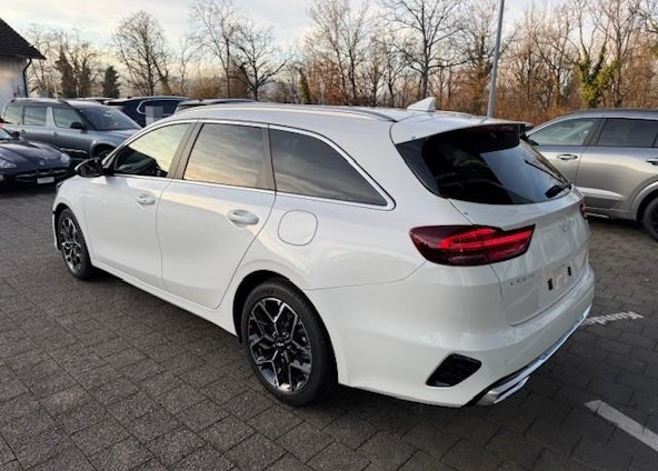 Vehicle image 4 Vehicle image 4