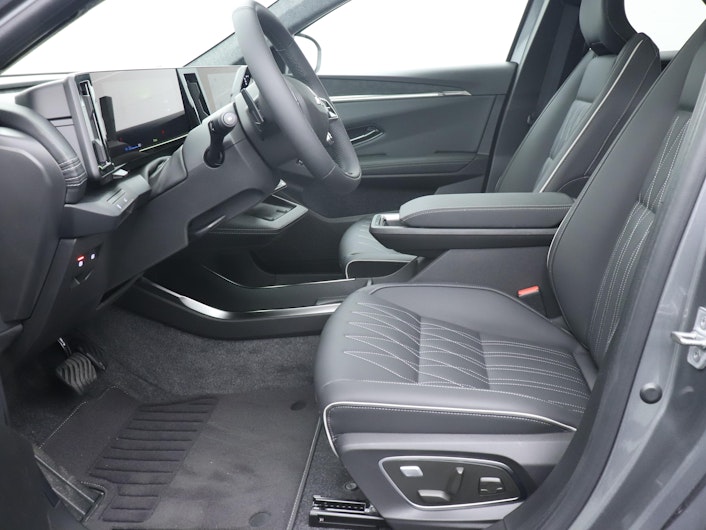 Vehicle image MITSUBISHI ECLIPSE CROSS