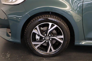 Fahrzeugbild TOYOTA Yaris 1.5 VVT-i HSD Trend