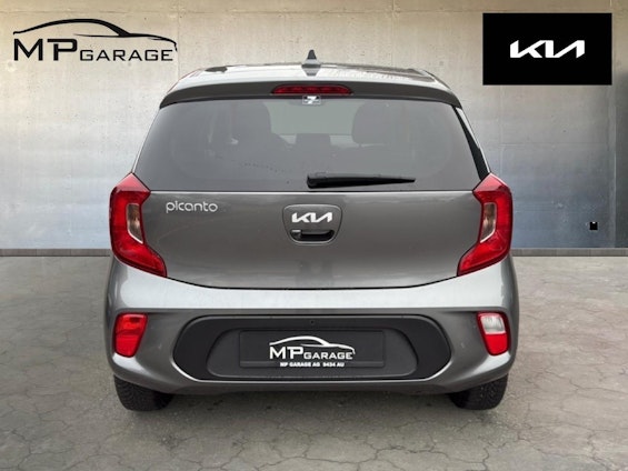 Vehicle image 4 Vehicle image 4