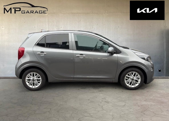 Vehicle image 3 Vehicle image 3