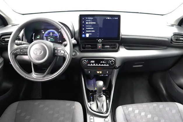 Toyota Yaris 1.5 VVT-i HSD Trend