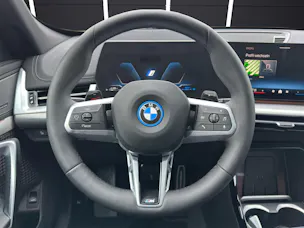BMW X1 30e xDrive paddles