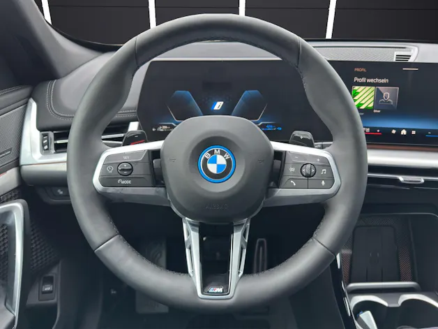 BMW X1 30e xDrive paddles