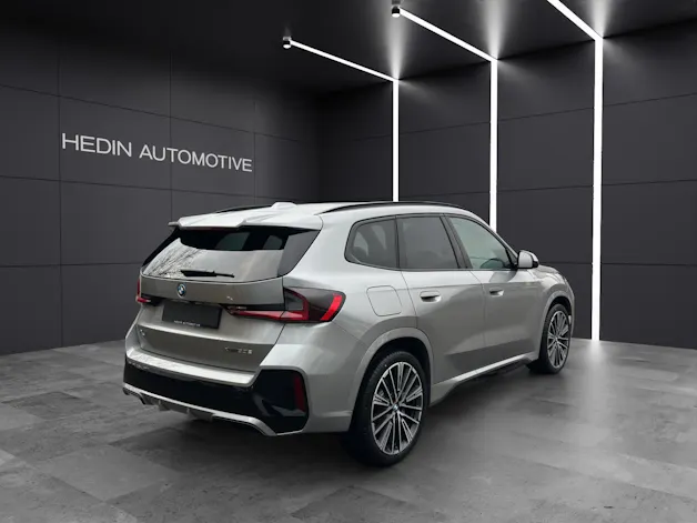 BMW X1 30e xDrive paddles
