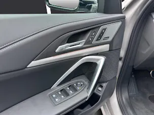 BMW X1 30e xDrive paddles