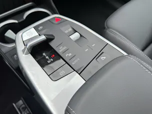 BMW X1 30e xDrive paddles
