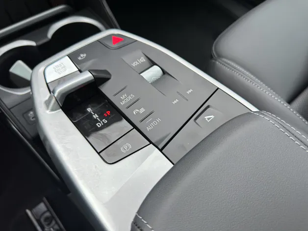 BMW X1 30e xDrive paddles