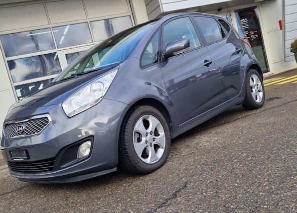 First vehicle image First vehicle image