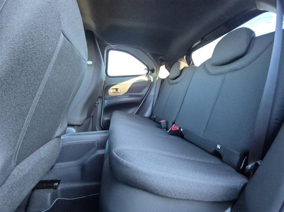 Vehicle image 9 Vehicle image 9