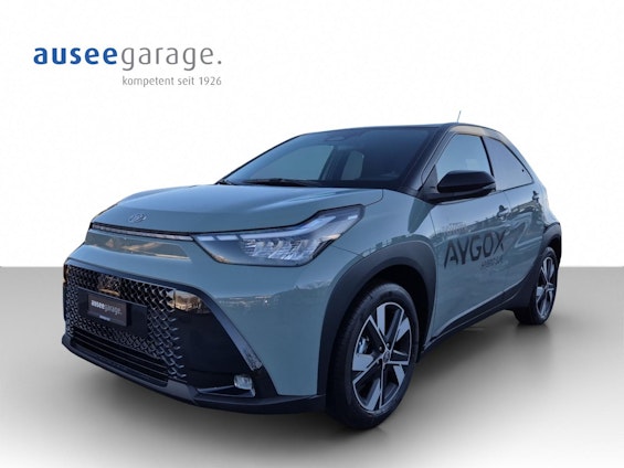 First vehicle image First vehicle image