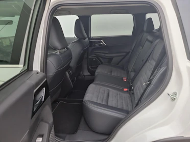MITSUBISHI OUTLANDER 14