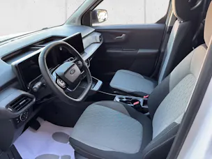 Ford E-Transit Courier Van Limited