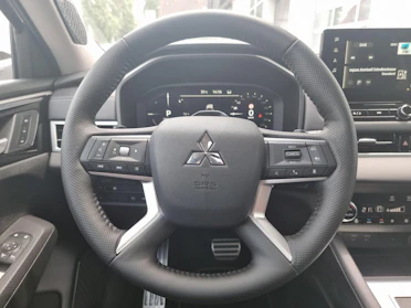 MITSUBISHI OUTLANDER 10