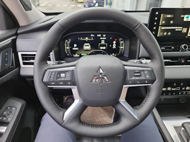 MITSUBISHI OUTLANDER 10