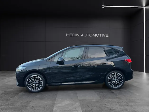 BMW 230e xDrive paddles Active Tourer