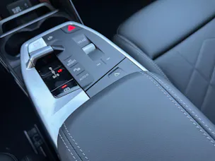 BMW 230e xDrive paddles Active Tourer