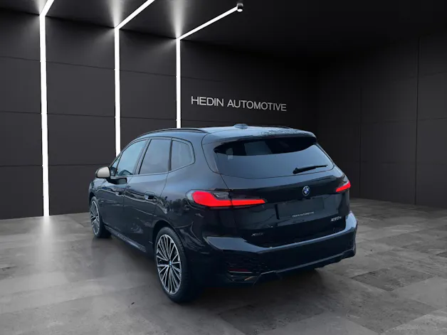 BMW 230e xDrive paddles Active Tourer