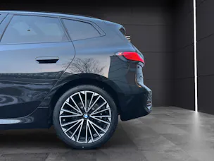 BMW 230e xDrive paddles Active Tourer