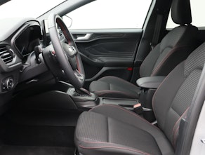 Vehicle image FORD Focus Station Wagon 1.0i EcoB Hybrid 155 ST-Line