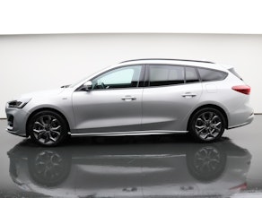 Vehicle image FORD Focus Station Wagon 1.0i EcoB Hybrid 155 ST-Line
