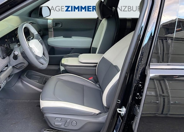 Vehicle image 9 Vehicle image 9