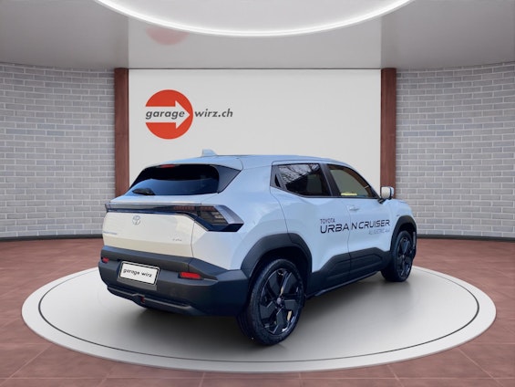 Vehicle image 4 Vehicle image 4