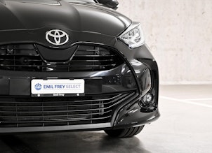 Vehicle image TOYOTA Yaris 1.5 VVT-i HSD Trend