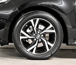 Vehicle image TOYOTA Yaris 1.5 VVT-i HSD Trend