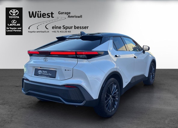 Vehicle image 4 Vehicle image 4