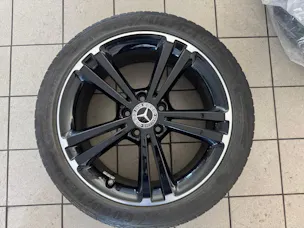 Mercedes-Benz A 250 e AMG Line