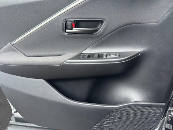 Vehicle image 10 Vehicle image 10