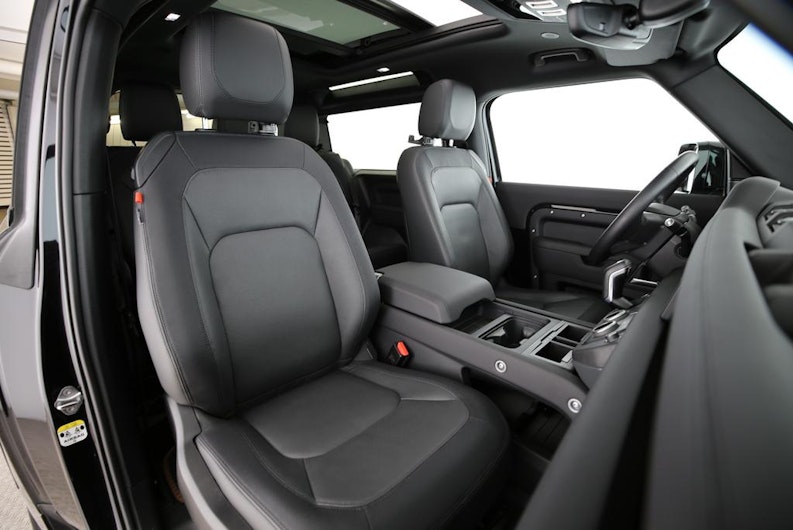 Vehicle image LAND ROVER DEFENDER