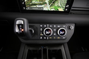 Vehicle image LAND ROVER Defender 90 3.0 D I6 X-Dynamic SE