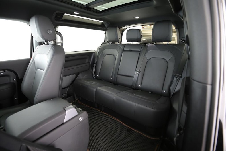 Vehicle image LAND ROVER DEFENDER