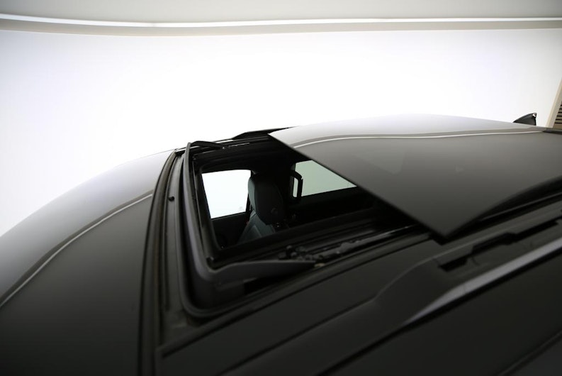 Vehicle image LAND ROVER DEFENDER