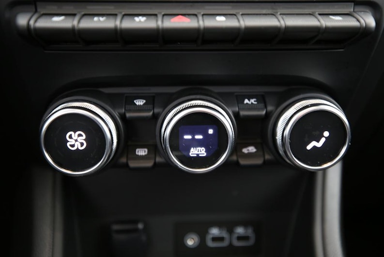 Vehicle image MITSUBISHI ASX