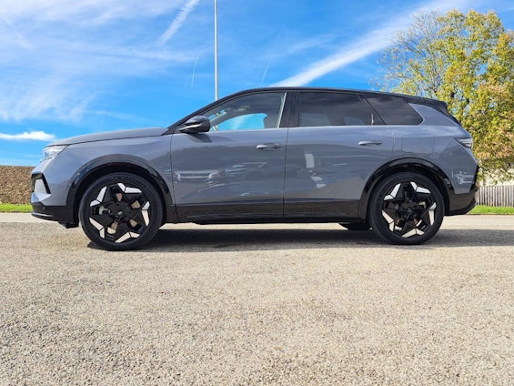 Vehicle image 4 Vehicle image 4