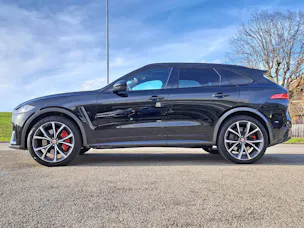 Jaguar F-Pace 5.0 V8 SVR AWD 550cv (crochet)