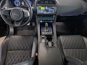 Jaguar F-Pace 5.0 V8 SVR AWD 550cv (crochet)
