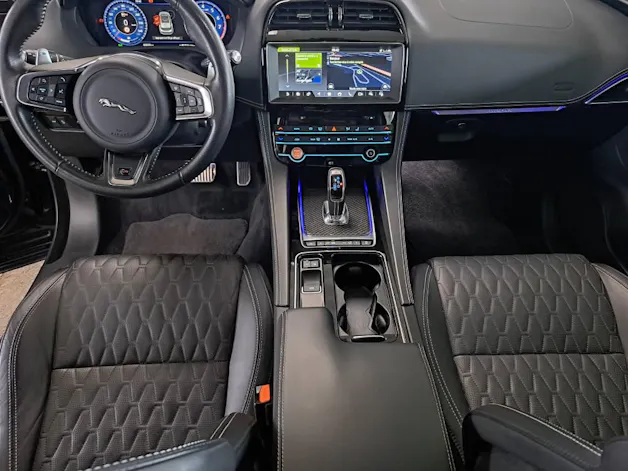 Jaguar F-Pace 5.0 V8 SVR AWD 550cv (crochet)