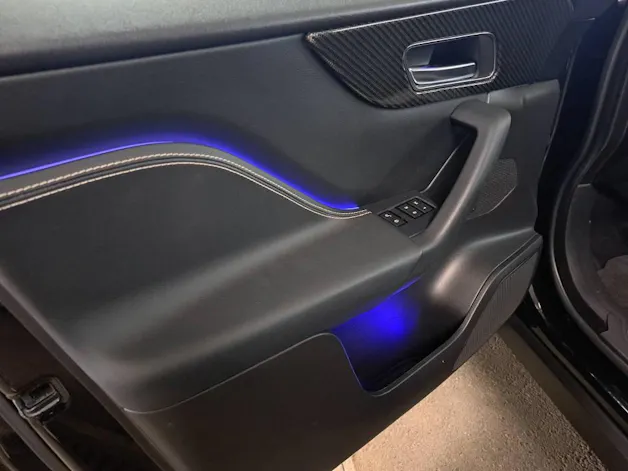 Jaguar F-Pace 5.0 V8 SVR AWD 550cv (crochet)