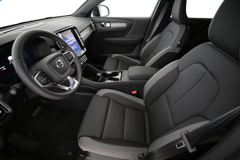 Vehicle image VOLVO EC40