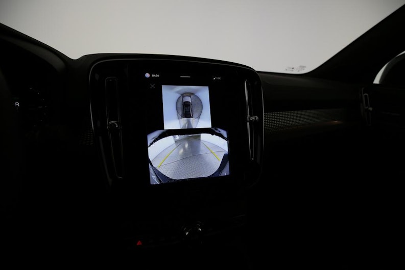 Vehicle image VOLVO EC40