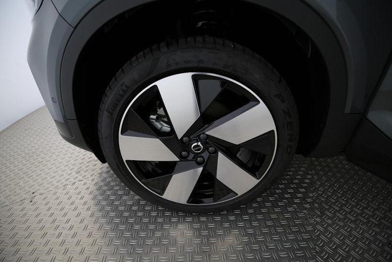 Vehicle image VOLVO EC40