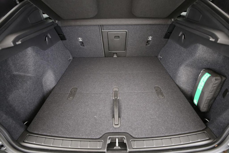 Vehicle image VOLVO EC40